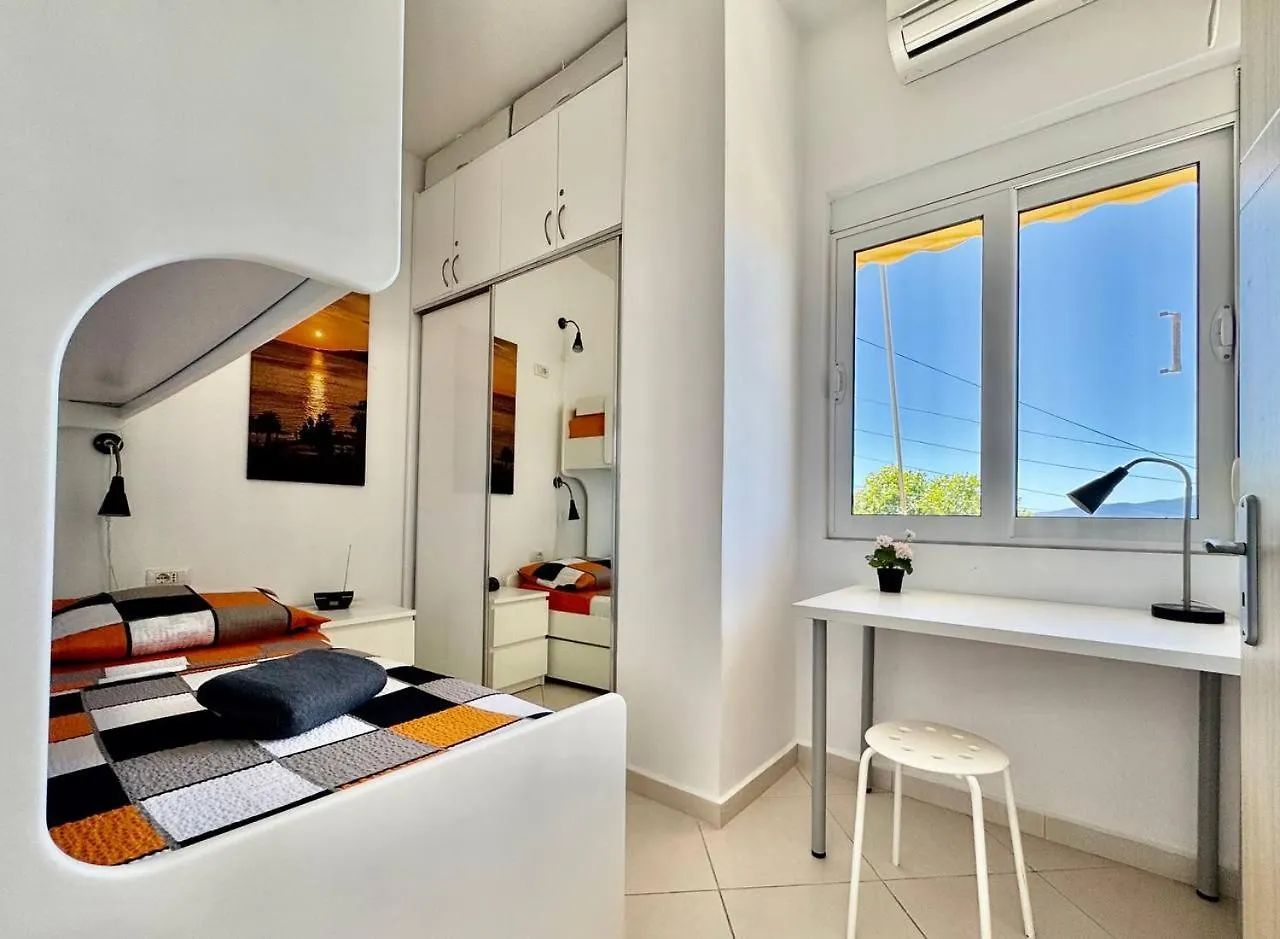 Orange Corner Apartment Sarandë