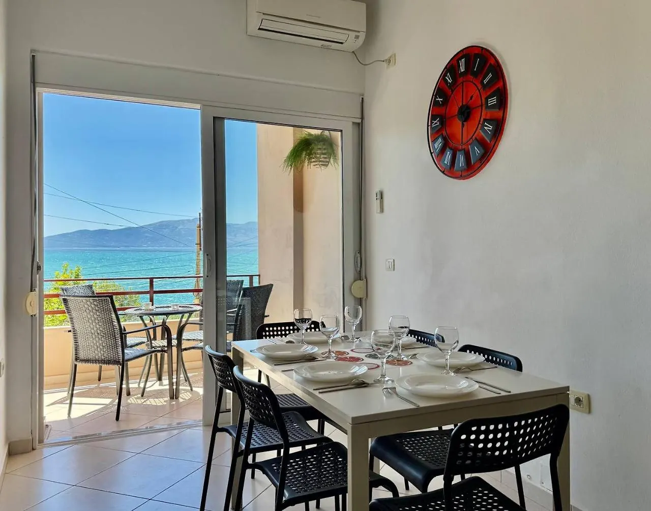 Orange Corner Apartment Saranda