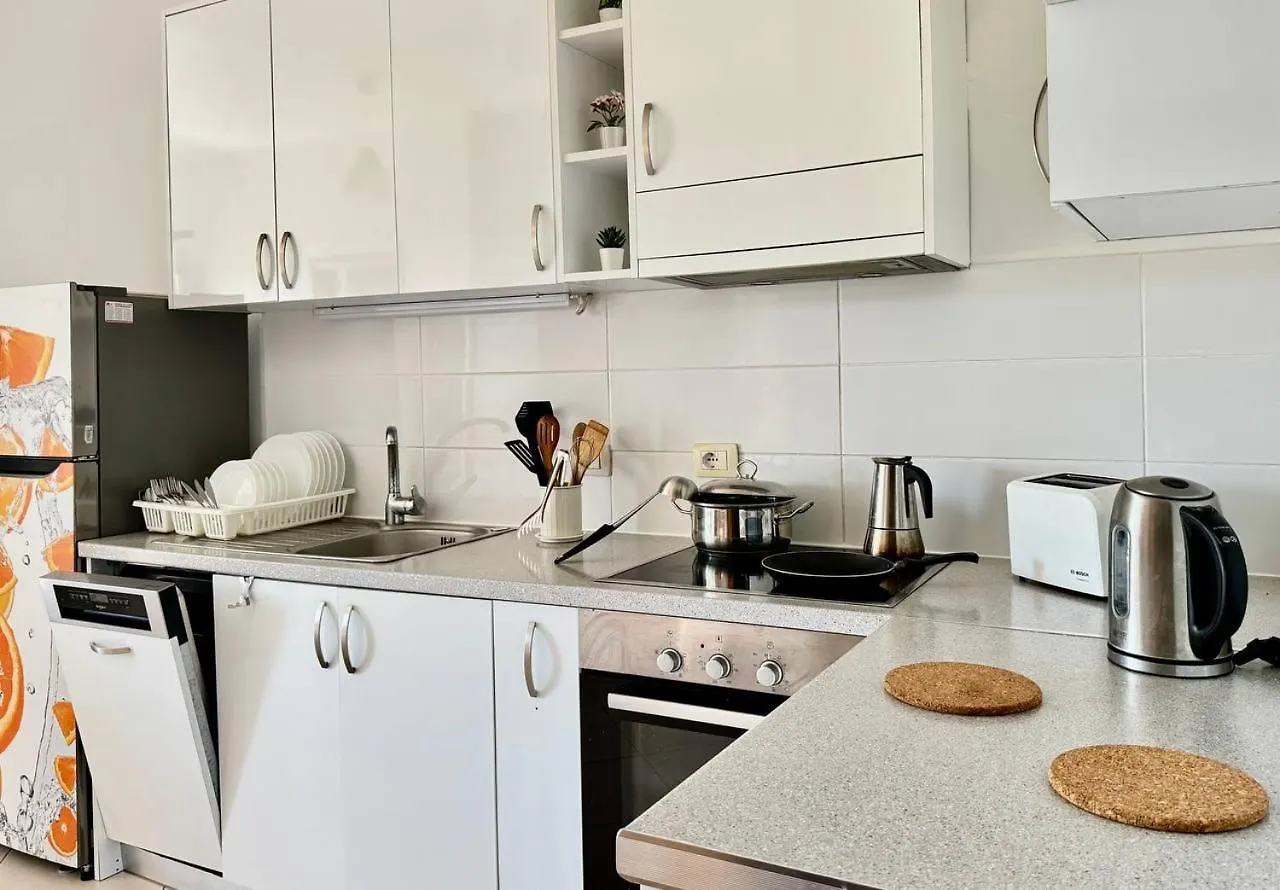 Orange Corner Apartment Saranda