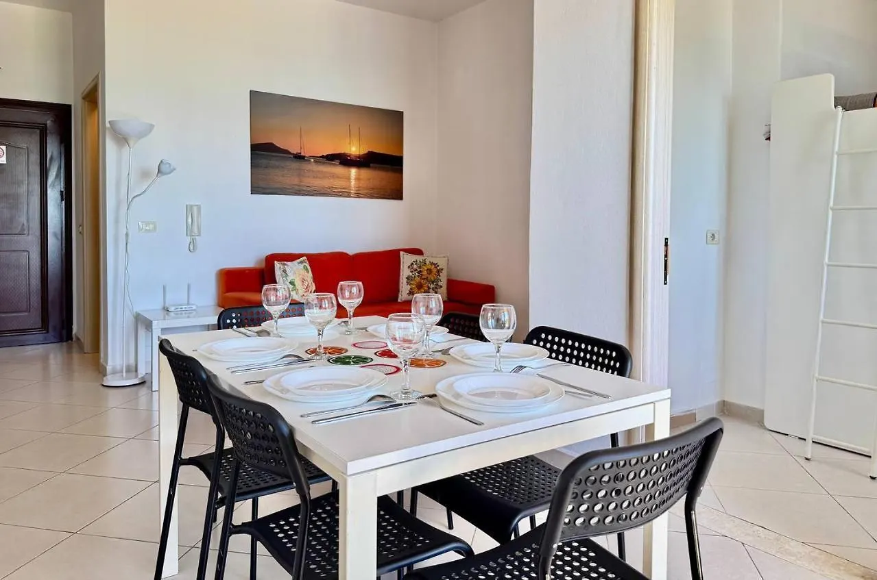 Orange Corner Apartment Saranda 0*,  Albanie